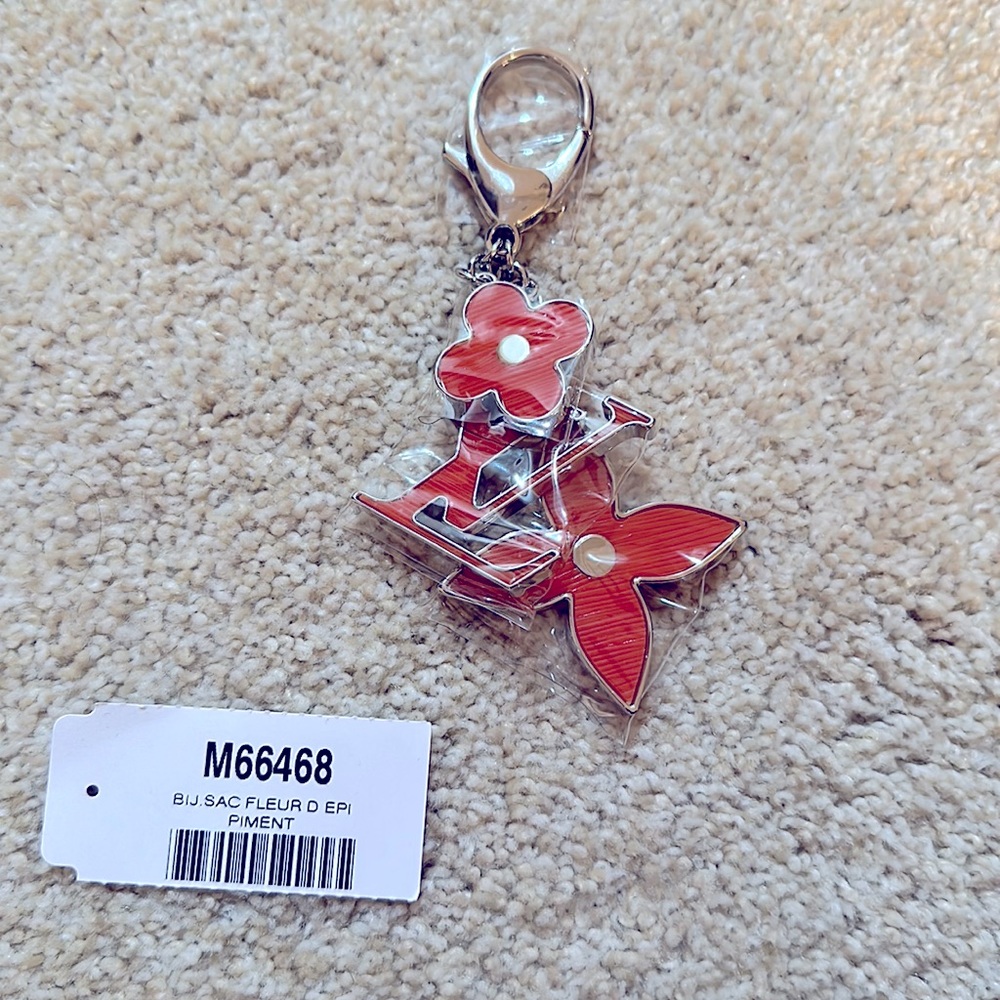 NWT Louis Vuitton Fleur Epi Bag Charm in Orange
